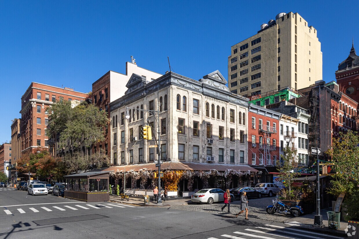 Primary Photo - 355 Greenwich St