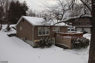 Building Photo - 31 Ringwood Ln