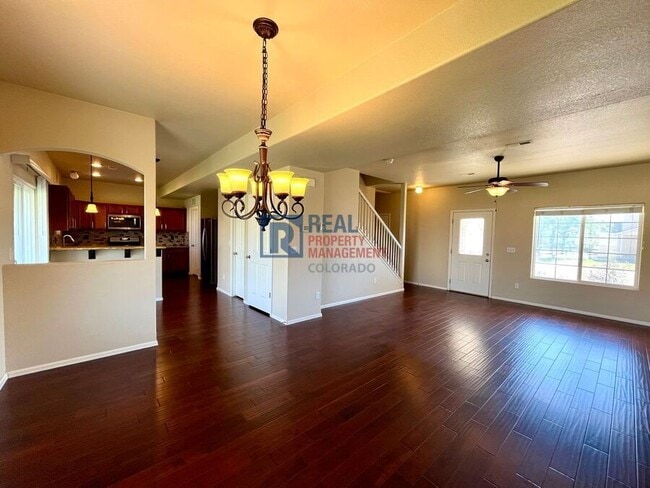 Foto del edificio - 10276 Deer Meadow Cir