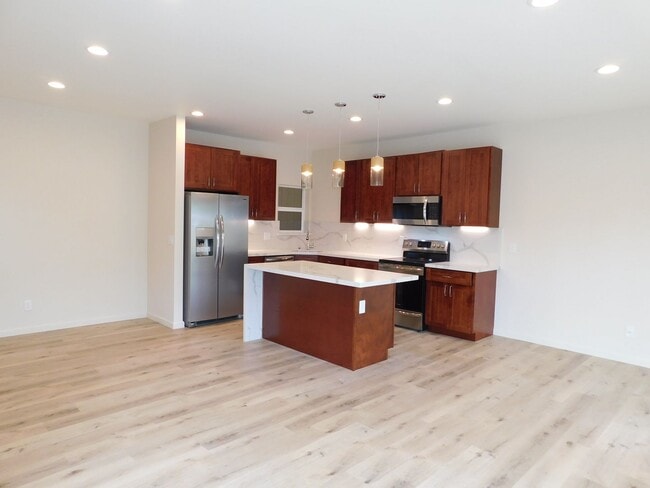 Building Photo - Kailua home on Kawainui canal, paddlers paradise, pet friendly