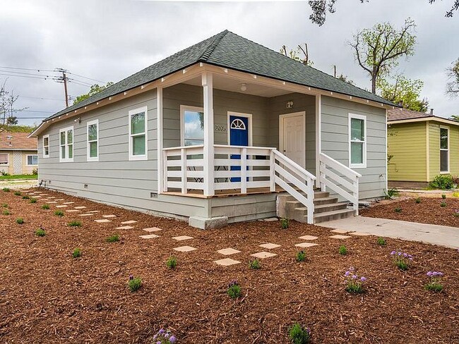 Building Photo - 2005 Spring St, Paso Robles, CA 93446