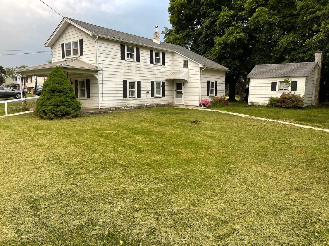 Primary Photo - 1464 S Krocks Rd