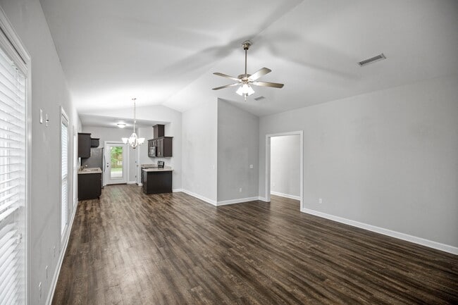 Building Photo - 147 Heyward Dr