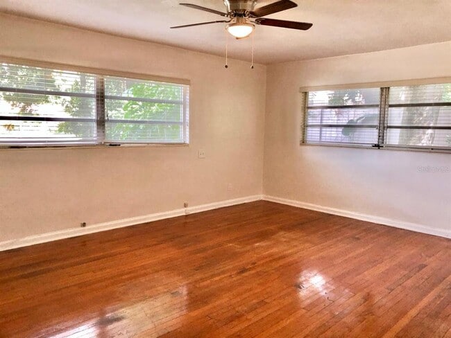 Building Photo - 1310 W Woodlawn Ave