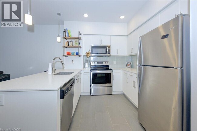 Photo du bâtiment - 399 Queen St S