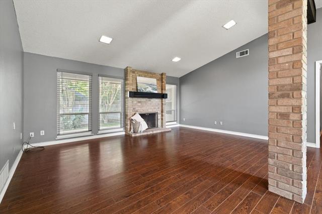 Foto del edificio - 5102 Overridge Dr