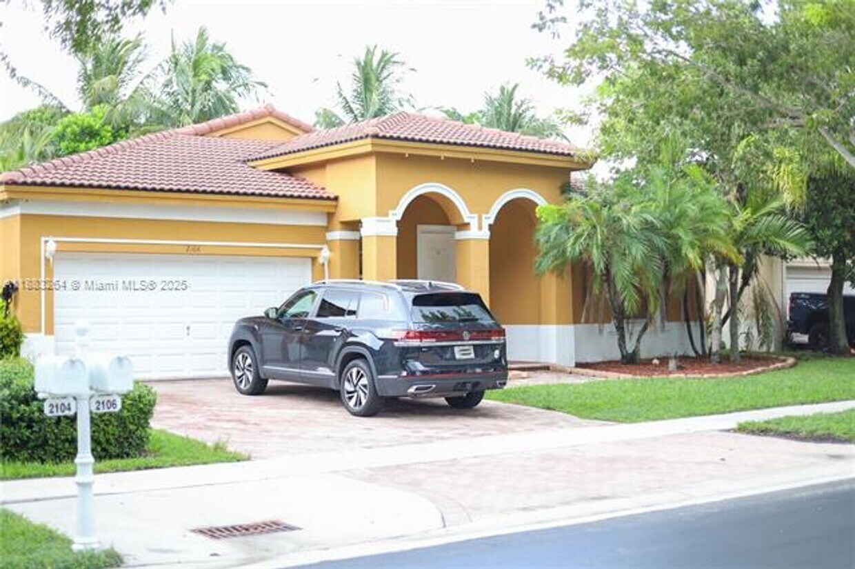 Foto principal - 2106 NE 40th Ave