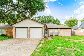 Building Photo - 22018 Kenlake Dr