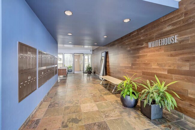 Building Photo - 8400 De Longpre Ave