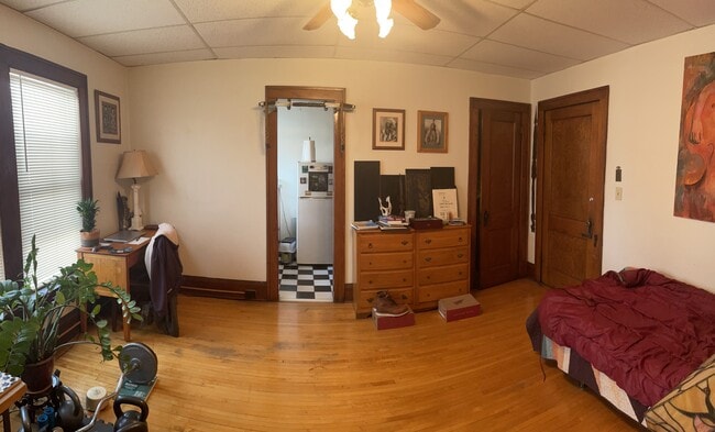 Área de estar - 2507 Nicollet Ave