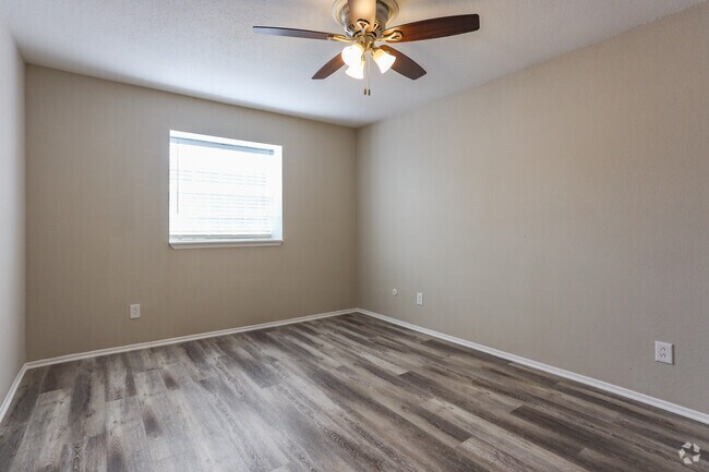 2HAB, 1BA - 850 ft² - Oaks of Moritz