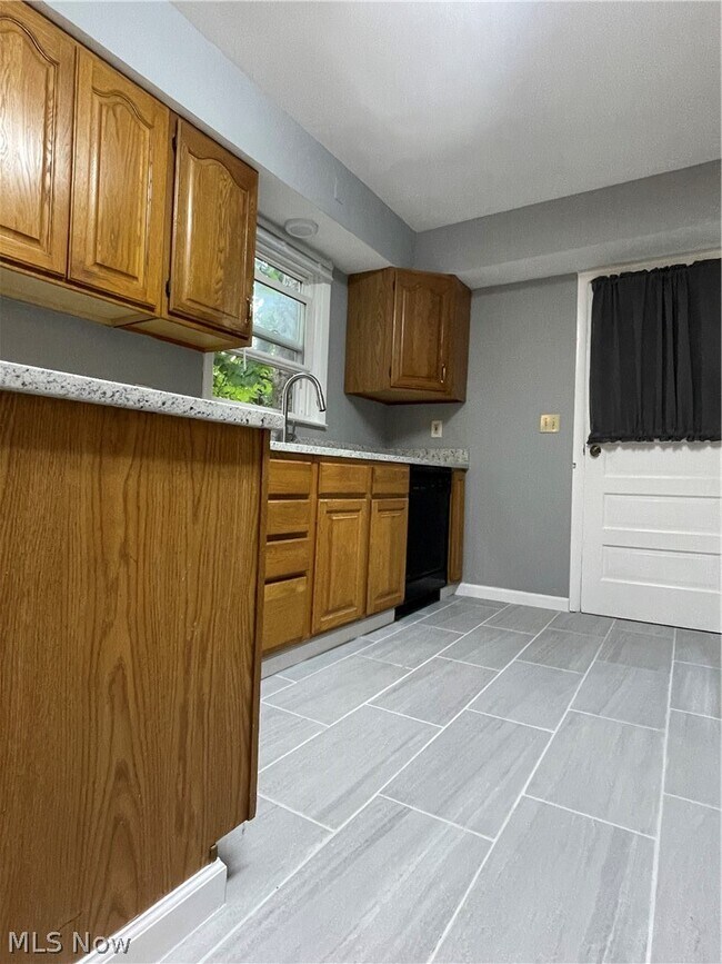 Foto del edificio - 1399 Barlow Rd