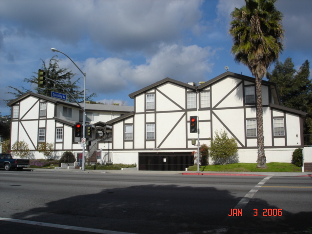 Foto del edificio - 7665 Fountain Ave