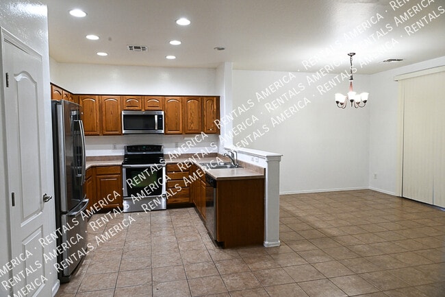 Building Photo - Charming 3 Bd 1-Level Home In Surprise.
