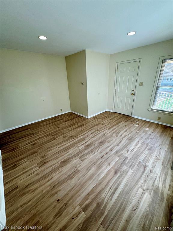 Foto del edificio - 368 S Wing St