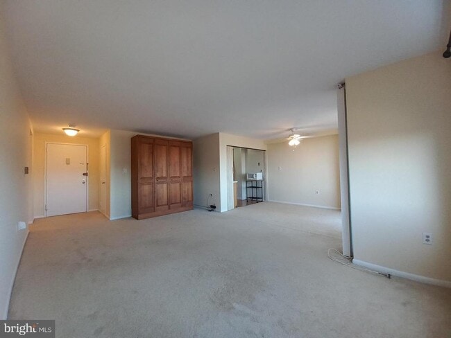 Building Photo - 10201 Grosvenor Pl