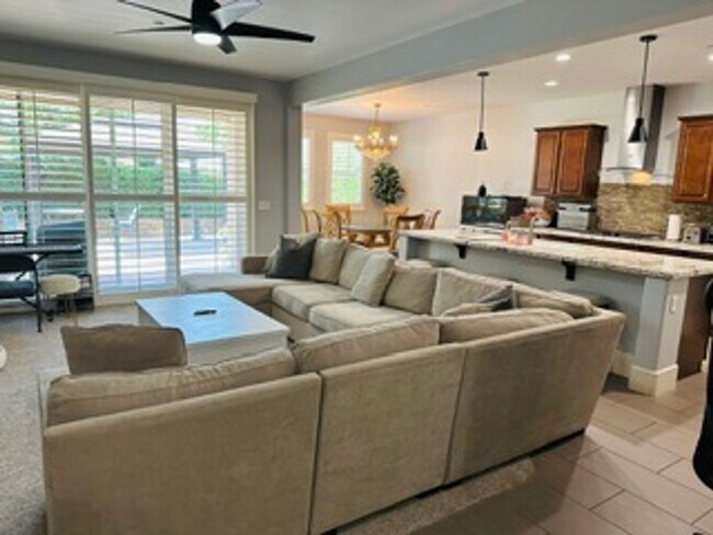 Foto del edificio - $2,695 Shepherd & DeWolf, Harlan Ranch Bar...