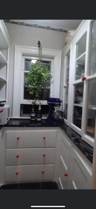 Foto del edificio - 1683 Amherst St