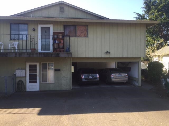 Building Photo - Burien 5-Unit