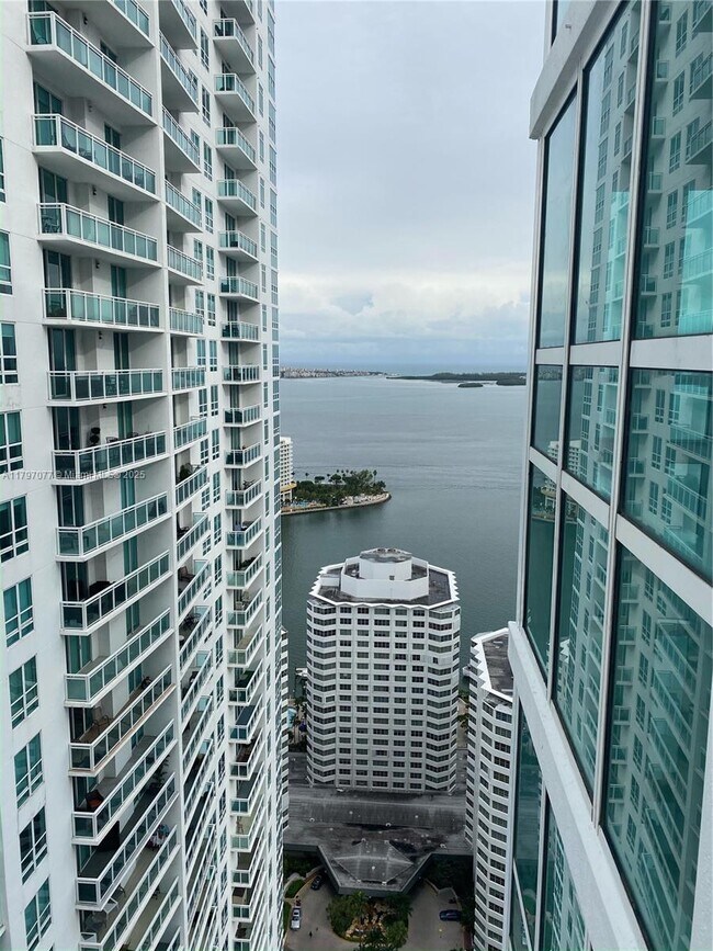 Building Photo - 951 Brickell Ave