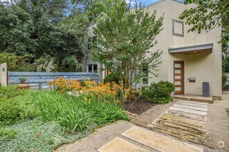 Building Photo - 2822 Wooldridge Dr