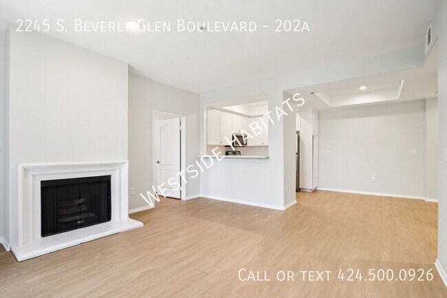Foto del edificio - 2245 S Beverly Glen Blvd