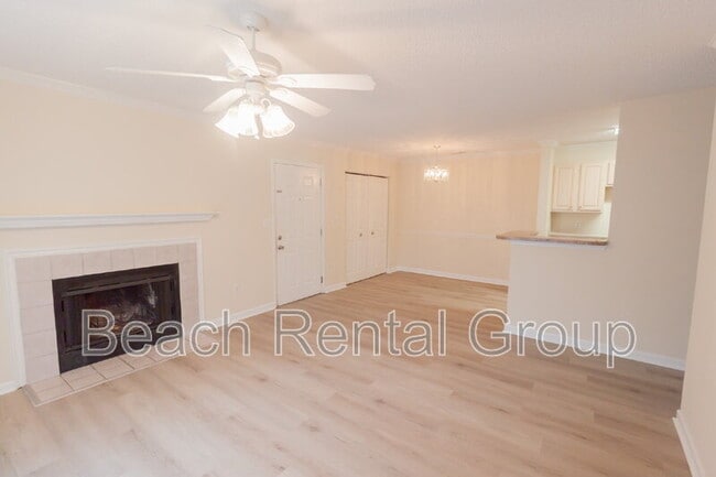 Building Photo - 3795 Hitchcock Way