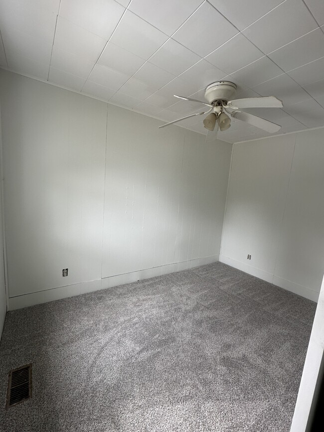 Building Photo - 117 Grove St