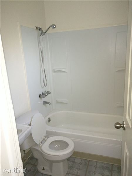 Building Photo - 2408 Empress St