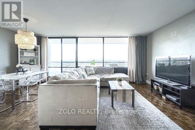 Building Photo - 135 Antibes Dr