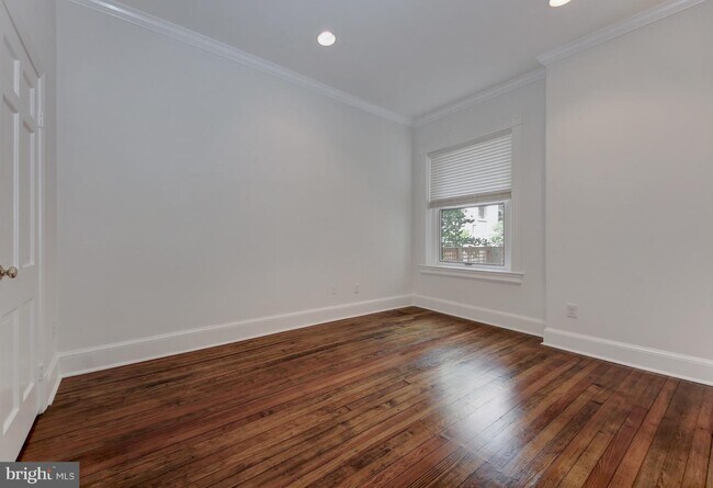 Building Photo - 1613 30th St NW