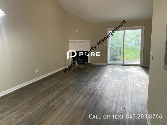Building Photo - Beautiful 2-bed, 2-bath Ranch Style House ...