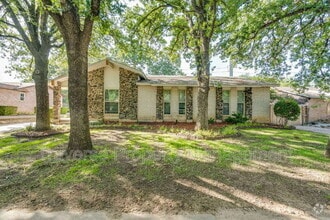 Building Photo - 2909 White Oak Ln