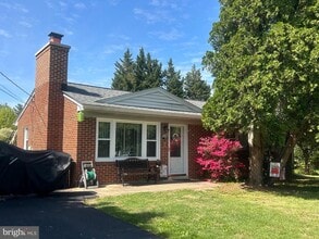 Building Photo - 6122 Thompson Dr