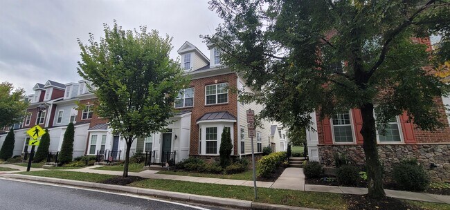 Foto del edificio - 5757 Richards Valley Rd