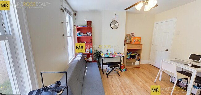 Foto del edificio - 48 Cameron Ave