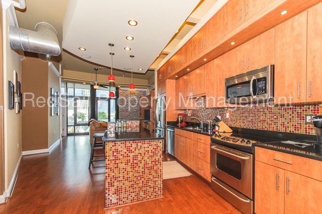 Building Photo - 415 Saint Pauls Blvd