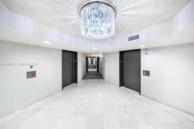 Foto del edificio - 3400 NE 192 St