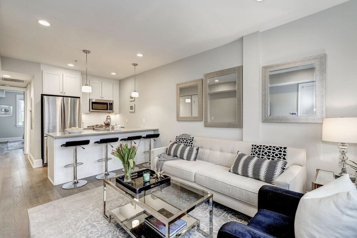 Photo - 3918 W St NW (Washington, DC)