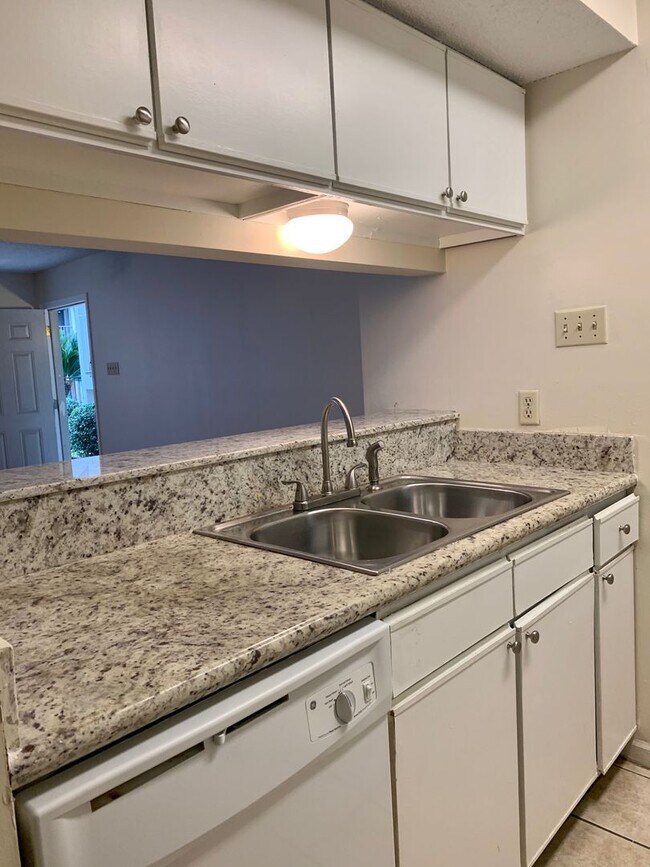 Photo - 1 bedroom on LSU bus route House