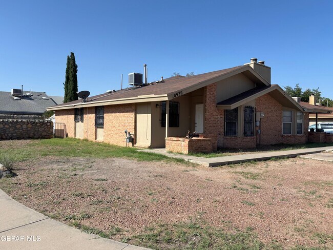 Foto del edificio - 10930 Delafield Dr