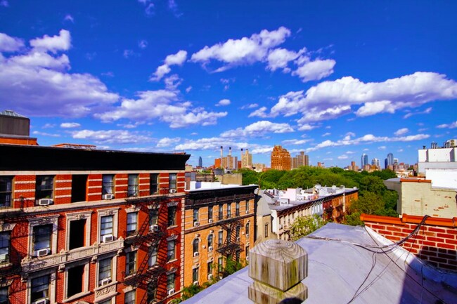 Foto del edificio - 110 E 7th St