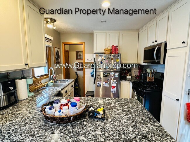 Foto del edificio - Orono Single Family Home, Large Garage, Sp...