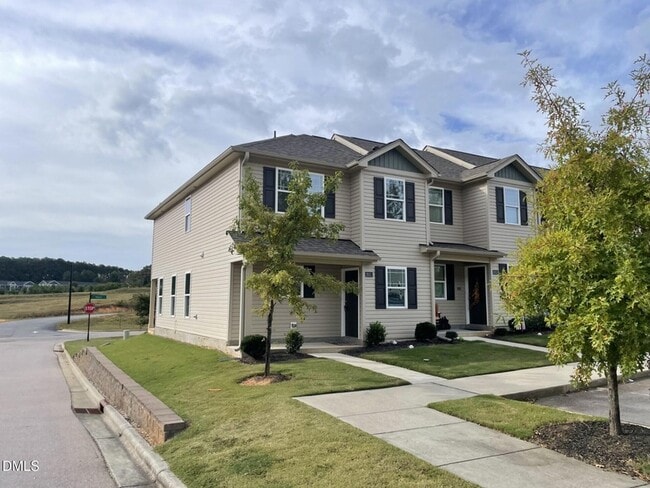 Building Photo - 2021 Wiggins Village Dr