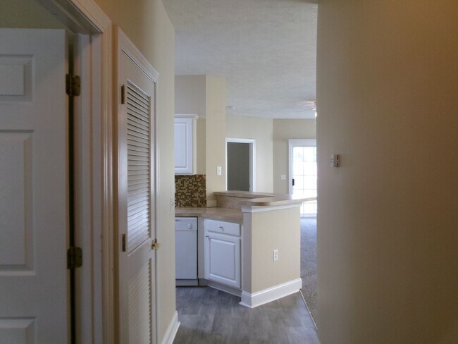 Foto del edificio - 110 Fountain Pointe Ln