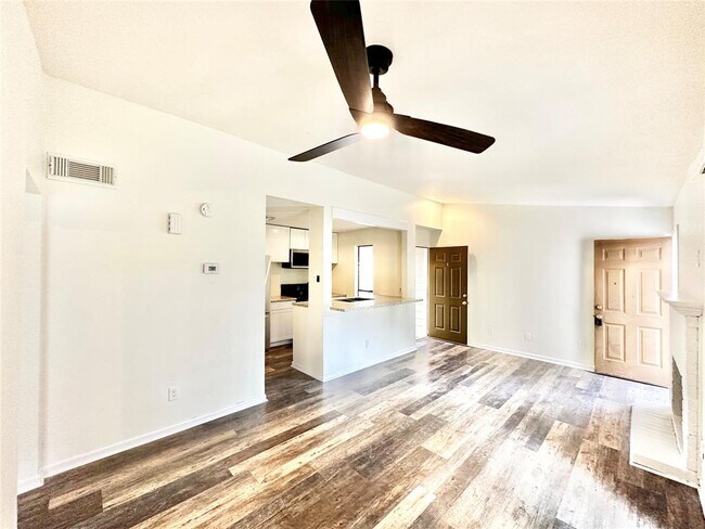 Foto del edificio - 3500 Tangle Brush Dr