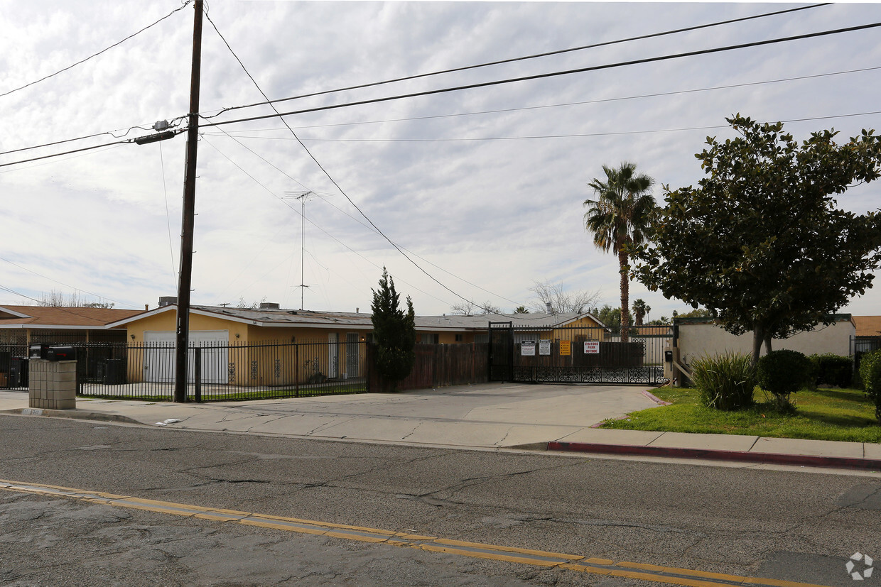 Building Photo - Gilbert Apartments