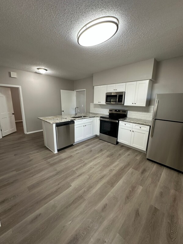 Foto del edificio - 2208 W Woodlawn Ave