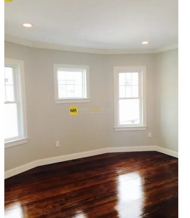 Building Photo - 47 Beech Glen St