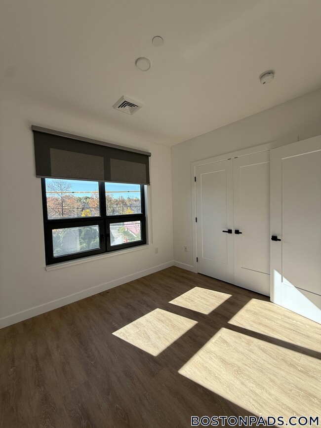 Building Photo - 199 Gardner St